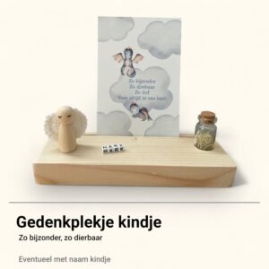 Houten gedenkplekje voor kindje. Zo bijzonder, zo dierbaar