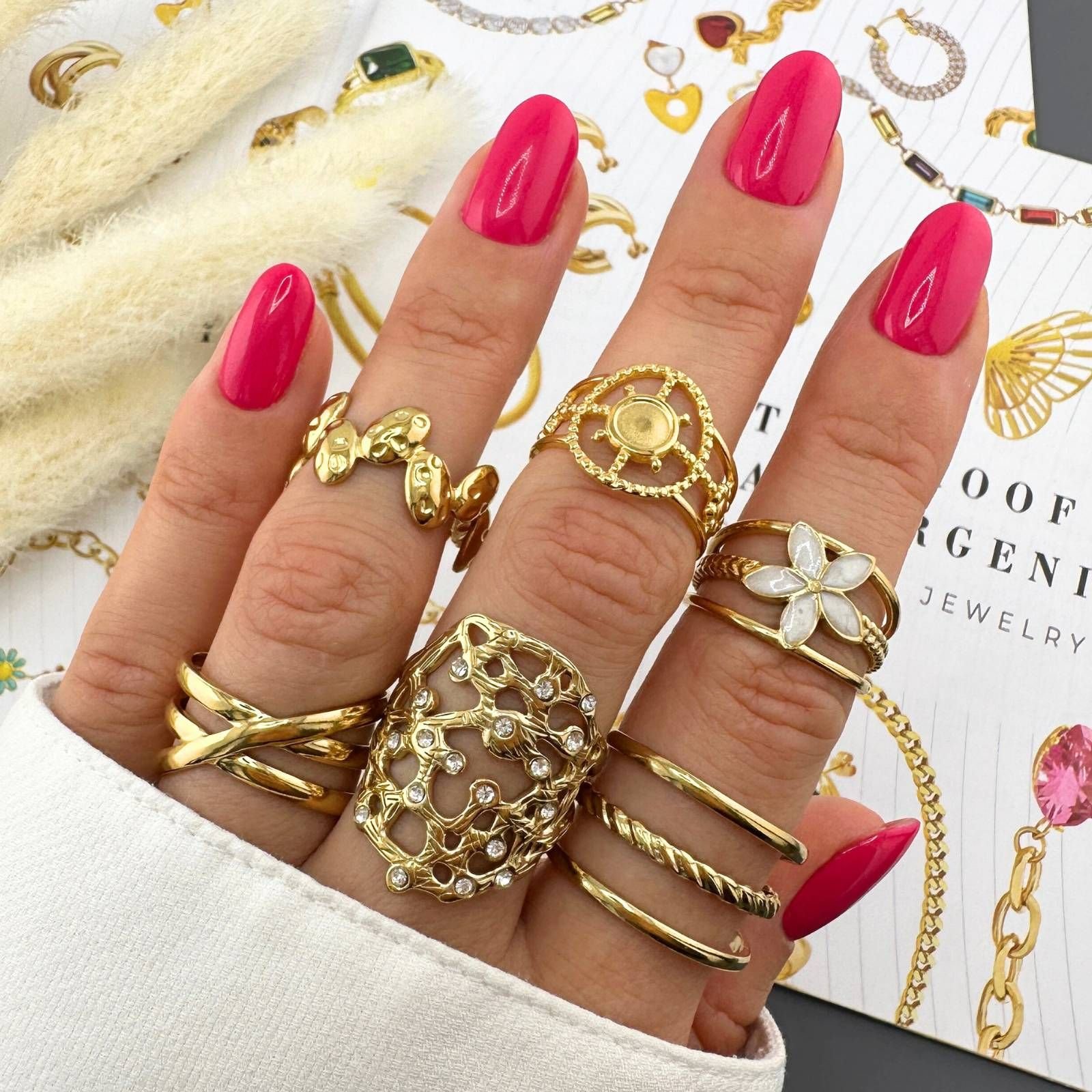 Ring met cubuc zirconias, 18 K gold plated Stainless Steel - Afbeelding 2