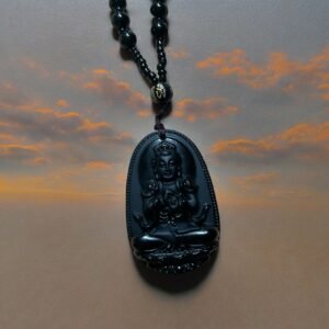 Een geweldige obsidiaan ketting om te zien, met Boeddha