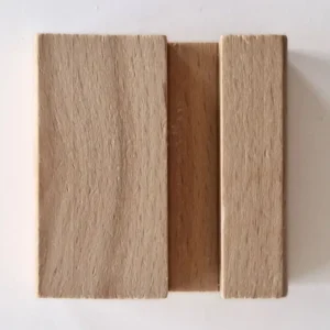 Houten standaard om een keramiek tegeltje op te zetten